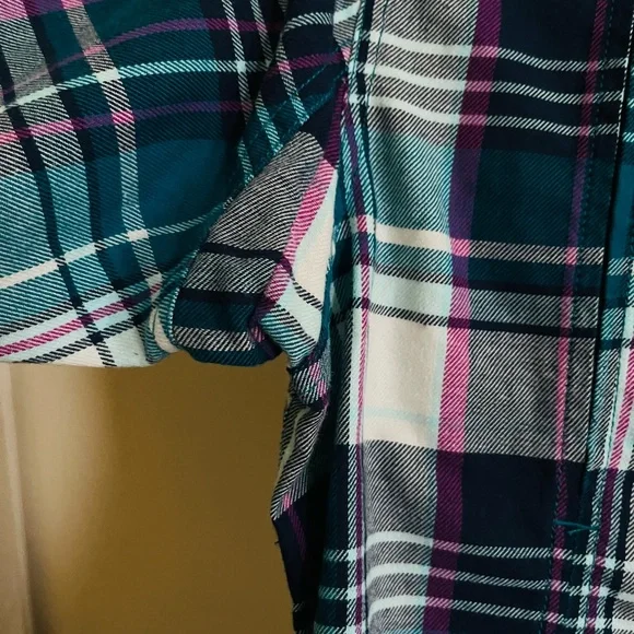 Duluth Trading Co Plaid Button Down Flannel - Blue, Purple, White - Picture 5 of 5